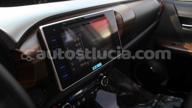 Big with watermark toyota hilux anse la raye import dubai 2926