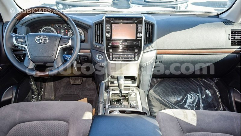 Big with watermark toyota land cruiser anse la raye import dubai 2927