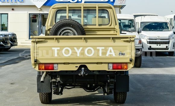 Buy Import Toyota Land Cruiser Beige Car in Import - Dubai in Anse-la-Raye Buy Import Toyota Land Cruiser Beige Car in Import - Dubai in Anse-la-Raye