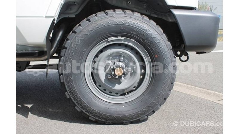 Big with watermark toyota land cruiser anse la raye import dubai 2944