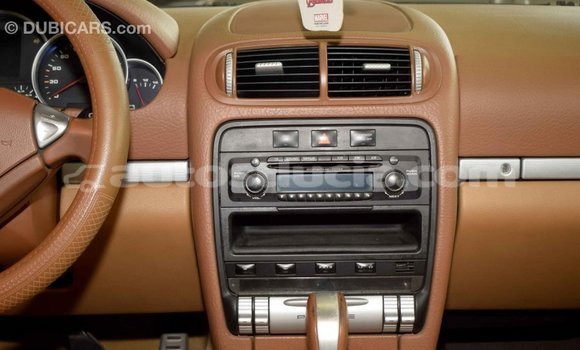 Acheter Import Voiture Porsche Cayenne Vert à Import - Dubai, Anse-la-Raye Acheter Import Voiture Porsche Cayenne Vert à Import - Dubai, Anse-la-Raye