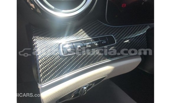 Acheter Import Voiture Mercedes-Benz 190 (W201) Autre à Import - Dubai, Anse-la-Raye Acheter Import Voiture Mercedes-Benz 190 (W201) Autre à Import - Dubai, Anse-la-Raye