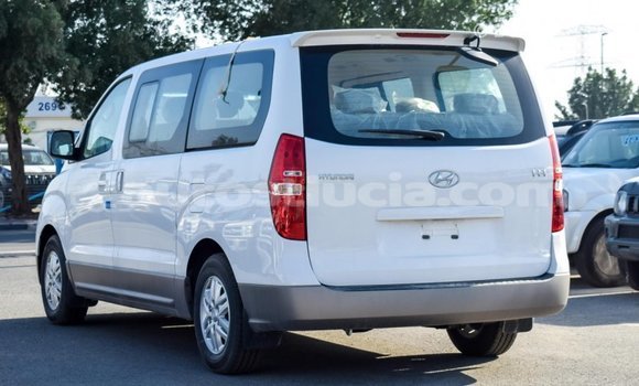 Acheter Import Voiture Hyundai Accent Blanc à Import - Dubai, Anse-la-Raye Acheter Import Voiture Hyundai Accent Blanc à Import - Dubai, Anse-la-Raye