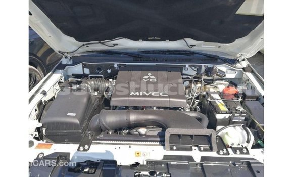 Buy Import Mitsubishi Pajero White Car in Import - Dubai in Anse-la-Raye Buy Import Mitsubishi Pajero White Car in Import - Dubai in Anse-la-Raye
