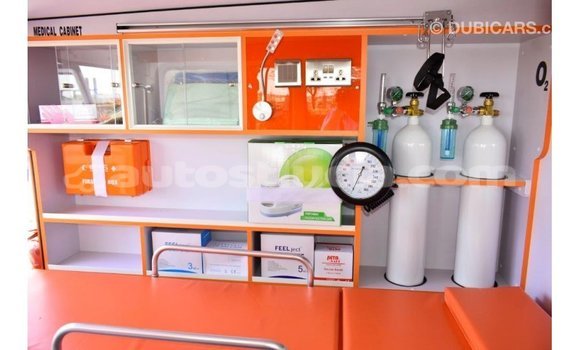 Acheter Import Voiture Toyota Land Cruiser Blanc à Import - Dubai, Anse-la-Raye Acheter Import Voiture Toyota Land Cruiser Blanc à Import - Dubai, Anse-la-Raye