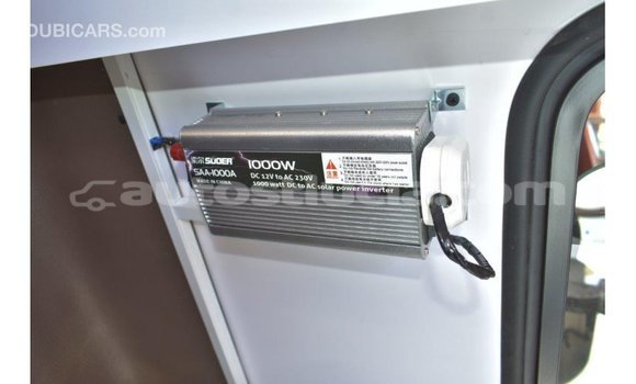 Acheter Import Voiture Toyota Land Cruiser Blanc à Import - Dubai, Anse-la-Raye Acheter Import Voiture Toyota Land Cruiser Blanc à Import - Dubai, Anse-la-Raye