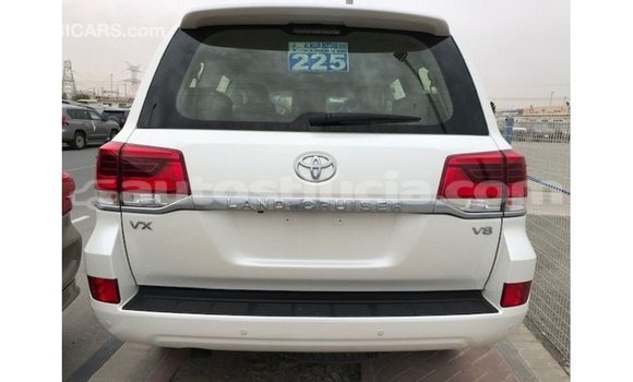 Acheter Import Voiture Toyota Land Cruiser Blanc à Import - Dubai, Anse-la-Raye Acheter Import Voiture Toyota Land Cruiser Blanc à Import - Dubai, Anse-la-Raye