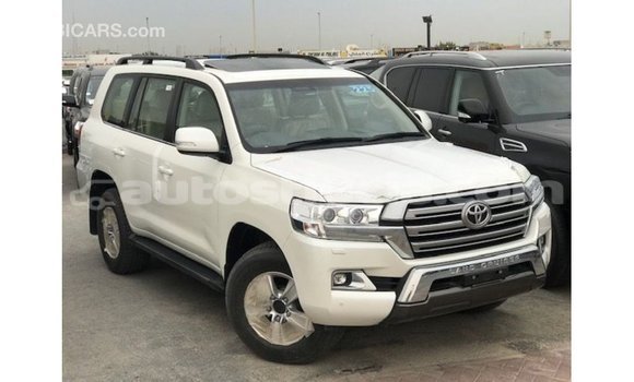 Acheter Import Voiture Toyota Land Cruiser Blanc à Import - Dubai, Anse-la-Raye Acheter Import Voiture Toyota Land Cruiser Blanc à Import - Dubai, Anse-la-Raye