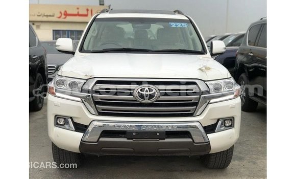 Acheter Import Voiture Toyota Land Cruiser Blanc à Import - Dubai, Anse-la-Raye Acheter Import Voiture Toyota Land Cruiser Blanc à Import - Dubai, Anse-la-Raye