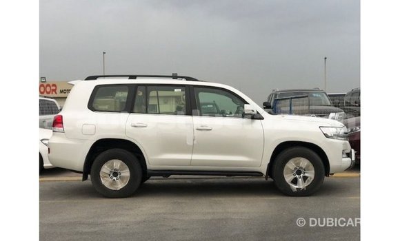 Acheter Import Voiture Toyota Land Cruiser Blanc à Import - Dubai, Anse-la-Raye Acheter Import Voiture Toyota Land Cruiser Blanc à Import - Dubai, Anse-la-Raye
