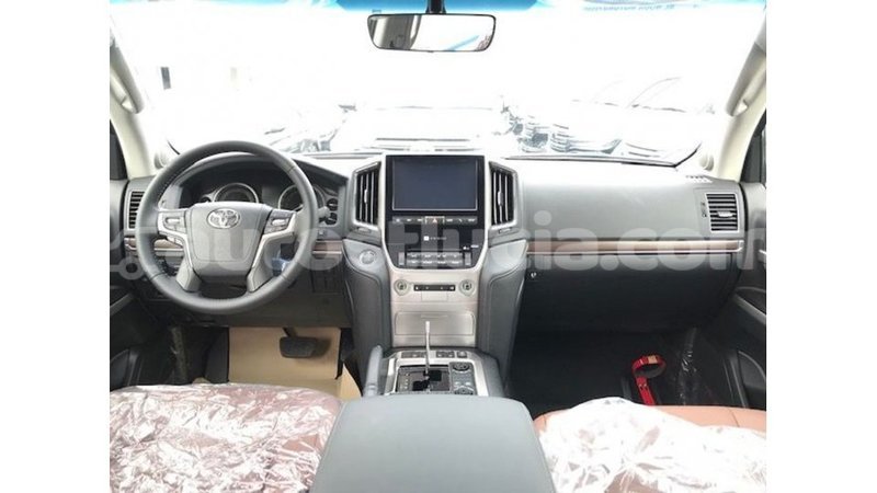 Big with watermark toyota land cruiser anse la raye import dubai 3002