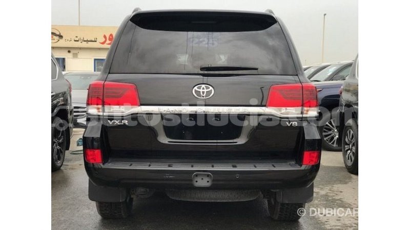 Big with watermark toyota land cruiser anse la raye import dubai 3002