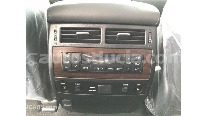 Big with watermark toyota land cruiser anse la raye import dubai 3002