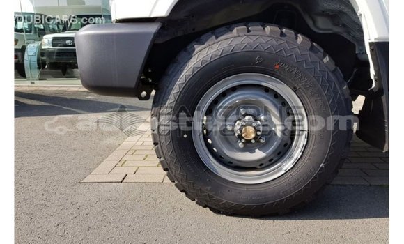 Buy Import Toyota Land Cruiser White Car in Import - Dubai in Anse-la-Raye Buy Import Toyota Land Cruiser White Car in Import - Dubai in Anse-la-Raye