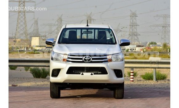 Acheter Import Voiture Toyota Hilux Blanc à Import - Dubai, Anse-la-Raye Acheter Import Voiture Toyota Hilux Blanc à Import - Dubai, Anse-la-Raye
