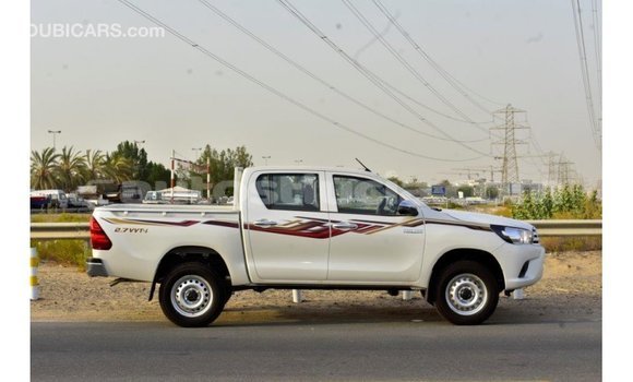 Acheter Import Voiture Toyota Hilux Blanc à Import - Dubai, Anse-la-Raye Acheter Import Voiture Toyota Hilux Blanc à Import - Dubai, Anse-la-Raye