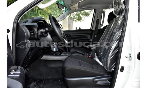 Acheter Import Voiture Toyota Hilux Blanc à Import - Dubai, Anse-la-Raye Acheter Import Voiture Toyota Hilux Blanc à Import - Dubai, Anse-la-Raye