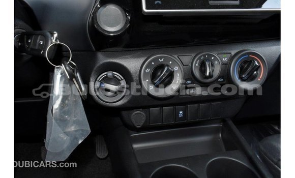 Acheter Import Voiture Toyota Hilux Blanc à Import - Dubai, Anse-la-Raye Acheter Import Voiture Toyota Hilux Blanc à Import - Dubai, Anse-la-Raye