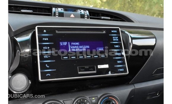 Acheter Import Voiture Toyota Hilux Blanc à Import - Dubai, Anse-la-Raye Acheter Import Voiture Toyota Hilux Blanc à Import - Dubai, Anse-la-Raye