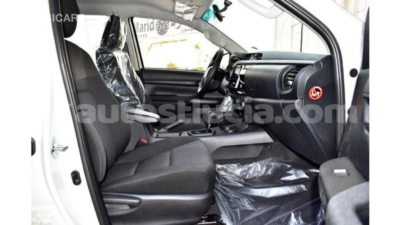 Big with watermark toyota hilux anse la raye import dubai 3010