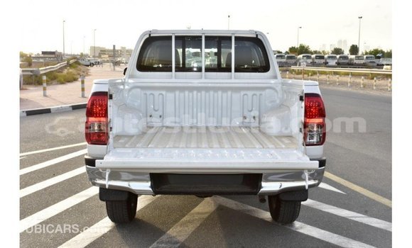 Acheter Import Voiture Toyota Hilux Blanc à Import - Dubai, Anse-la-Raye Acheter Import Voiture Toyota Hilux Blanc à Import - Dubai, Anse-la-Raye