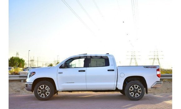 Acheter Import Voiture Toyota Tundra Blanc à Import - Dubai, Anse-la-Raye Acheter Import Voiture Toyota Tundra Blanc à Import - Dubai, Anse-la-Raye