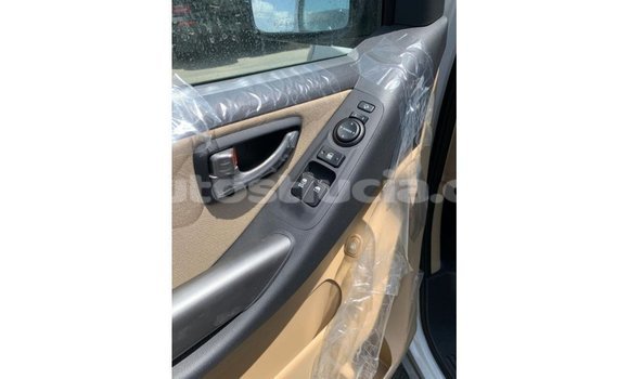 Buy Import Hyundai Accent White Car in Import - Dubai in Anse-la-Raye Buy Import Hyundai Accent White Car in Import - Dubai in Anse-la-Raye