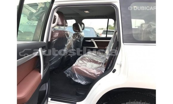 Buy Import Toyota Land Cruiser White Car in Import - Dubai in Anse-la-Raye Buy Import Toyota Land Cruiser White Car in Import - Dubai in Anse-la-Raye