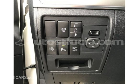 Buy Import Toyota Land Cruiser White Car in Import - Dubai in Anse-la-Raye Buy Import Toyota Land Cruiser White Car in Import - Dubai in Anse-la-Raye