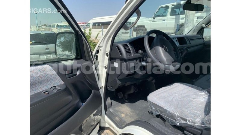 Big with watermark toyota hiace anse la raye import dubai 3040