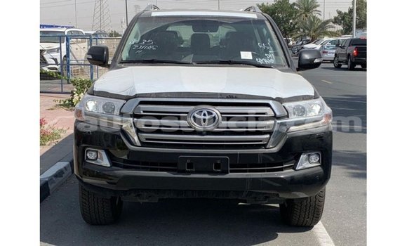 Acheter Import Voiture Toyota Land Cruiser Noir à Import - Dubai, Anse-la-Raye Acheter Import Voiture Toyota Land Cruiser Noir à Import - Dubai, Anse-la-Raye
