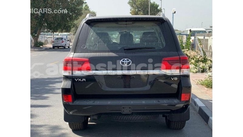 Big with watermark toyota land cruiser anse la raye import dubai 3043