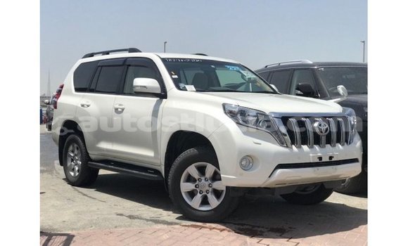 Acheter Import Voiture Toyota Prado Blanc à Import - Dubai, Anse-la-Raye Acheter Import Voiture Toyota Prado Blanc à Import - Dubai, Anse-la-Raye
