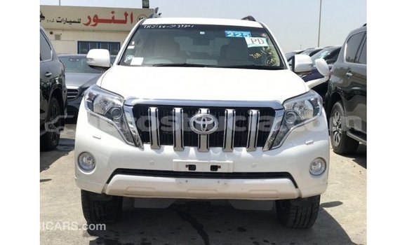 Acheter Import Voiture Toyota Prado Blanc à Import - Dubai, Anse-la-Raye Acheter Import Voiture Toyota Prado Blanc à Import - Dubai, Anse-la-Raye