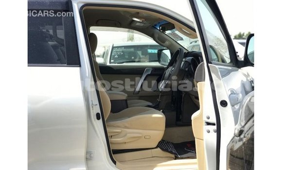 Acheter Import Voiture Toyota Prado Blanc à Import - Dubai, Anse-la-Raye Acheter Import Voiture Toyota Prado Blanc à Import - Dubai, Anse-la-Raye