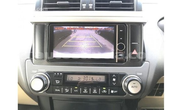 Acheter Import Voiture Toyota Prado Blanc à Import - Dubai, Anse-la-Raye Acheter Import Voiture Toyota Prado Blanc à Import - Dubai, Anse-la-Raye