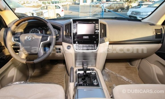 Buy Import Toyota Land Cruiser White Car in Import - Dubai in Anse-la-Raye Buy Import Toyota Land Cruiser White Car in Import - Dubai in Anse-la-Raye