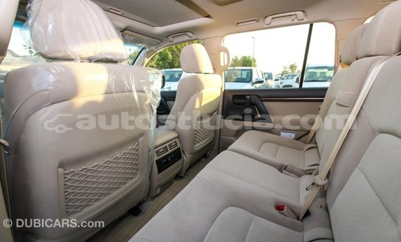 Buy Import Toyota Land Cruiser White Car in Import - Dubai in Anse-la-Raye Buy Import Toyota Land Cruiser White Car in Import - Dubai in Anse-la-Raye