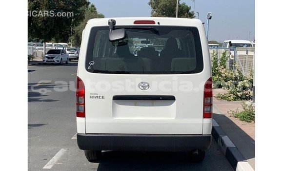 Acheter Import Voiture Toyota Hiace Blanc à Import - Dubai, Anse-la-Raye Acheter Import Voiture Toyota Hiace Blanc à Import - Dubai, Anse-la-Raye
