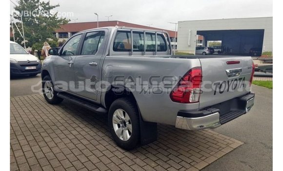 Buy Import Toyota Hilux Brown Car in Import - Dubai in Anse-la-Raye Buy Import Toyota Hilux Brown Car in Import - Dubai in Anse-la-Raye