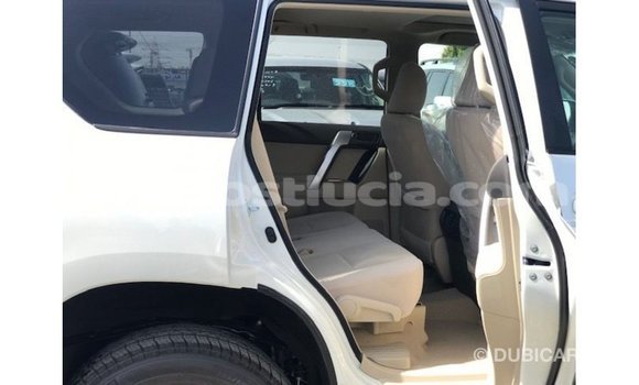Acheter Import Voiture Toyota Prado Blanc à Import - Dubai, Anse-la-Raye Acheter Import Voiture Toyota Prado Blanc à Import - Dubai, Anse-la-Raye