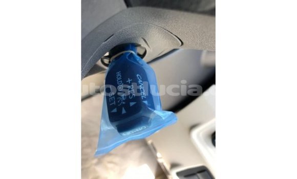 Acheter Import Voiture Toyota Prado Blanc à Import - Dubai, Anse-la-Raye Acheter Import Voiture Toyota Prado Blanc à Import - Dubai, Anse-la-Raye