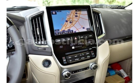 Acheter Import Voiture Toyota Land Cruiser Blanc à Import - Dubai, Anse-la-Raye Acheter Import Voiture Toyota Land Cruiser Blanc à Import - Dubai, Anse-la-Raye