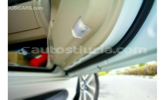 Acheter Import Voiture Toyota Land Cruiser Blanc à Import - Dubai, Anse-la-Raye Acheter Import Voiture Toyota Land Cruiser Blanc à Import - Dubai, Anse-la-Raye