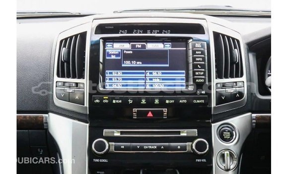Buy Import Toyota Land Cruiser White Car in Import - Dubai in Anse-la-Raye Buy Import Toyota Land Cruiser White Car in Import - Dubai in Anse-la-Raye