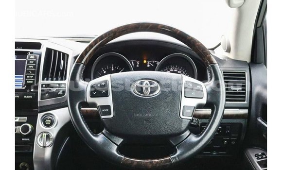 Buy Import Toyota Land Cruiser White Car in Import - Dubai in Anse-la-Raye Buy Import Toyota Land Cruiser White Car in Import - Dubai in Anse-la-Raye