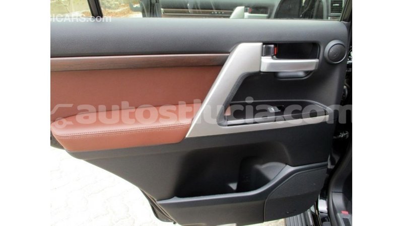 Big with watermark toyota land cruiser anse la raye import dubai 3087