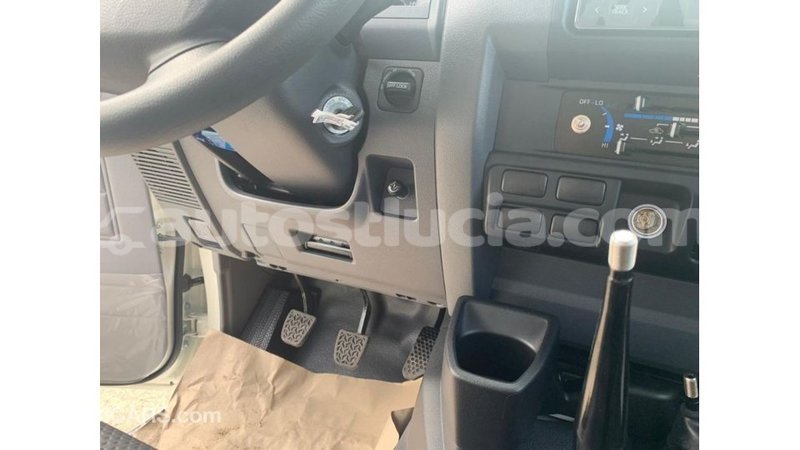 Big with watermark toyota land cruiser anse la raye import dubai 3088