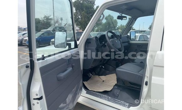 Buy Import Toyota Land Cruiser White Car in Import - Dubai in Anse-la-Raye Buy Import Toyota Land Cruiser White Car in Import - Dubai in Anse-la-Raye