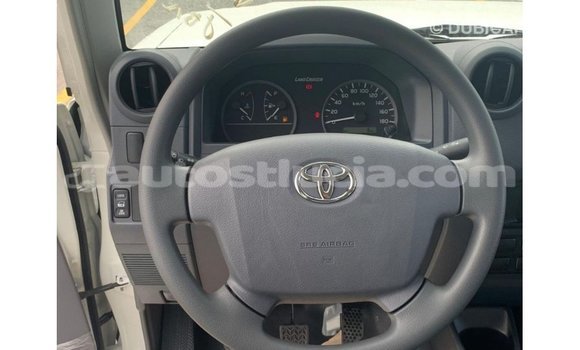 Buy Import Toyota Land Cruiser White Car in Import - Dubai in Anse-la-Raye Buy Import Toyota Land Cruiser White Car in Import - Dubai in Anse-la-Raye